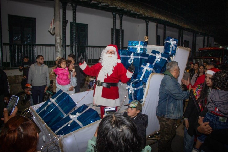 Madrid, Cundinamarca  da Inicio a una Navidad Blanca con un Espectacular Alumbrado Navideño