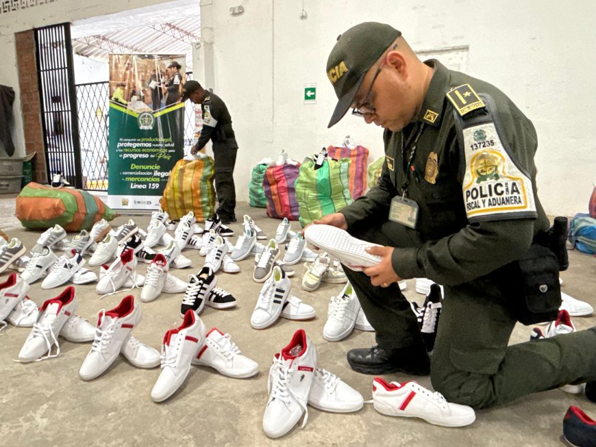 Más de 252 millones de pesos en calzado y confecciones de contrabando fueron incautados en controles aduaneros en Bucaramanga.