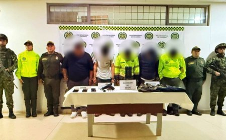 Cinco sujetos fueron capturados en Silvania, Cundinamarca cuando vestían uniformes de la policía, manifestaron que iban a una fiesta de disfraces.