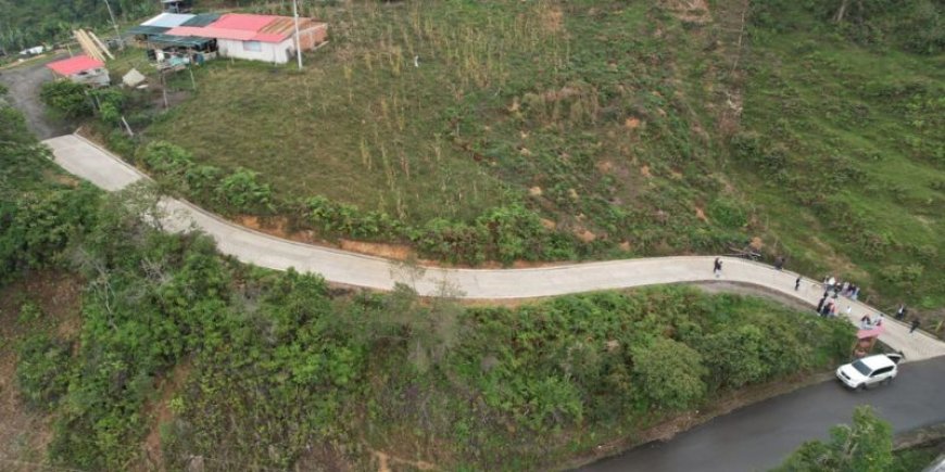 En tiempo récord, comunales de Cundinamarca culminaron 300 placa huellas en 105 municipios