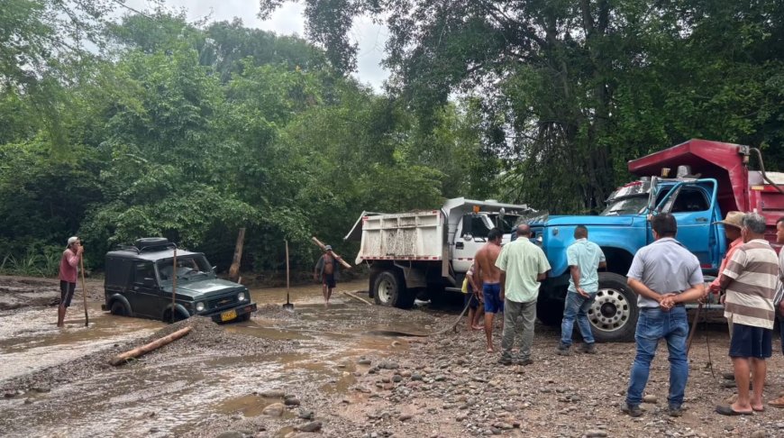 CAR detiene explotación ilegal de arena de una fuente hídrica en Guaduas, Cundinamarca.