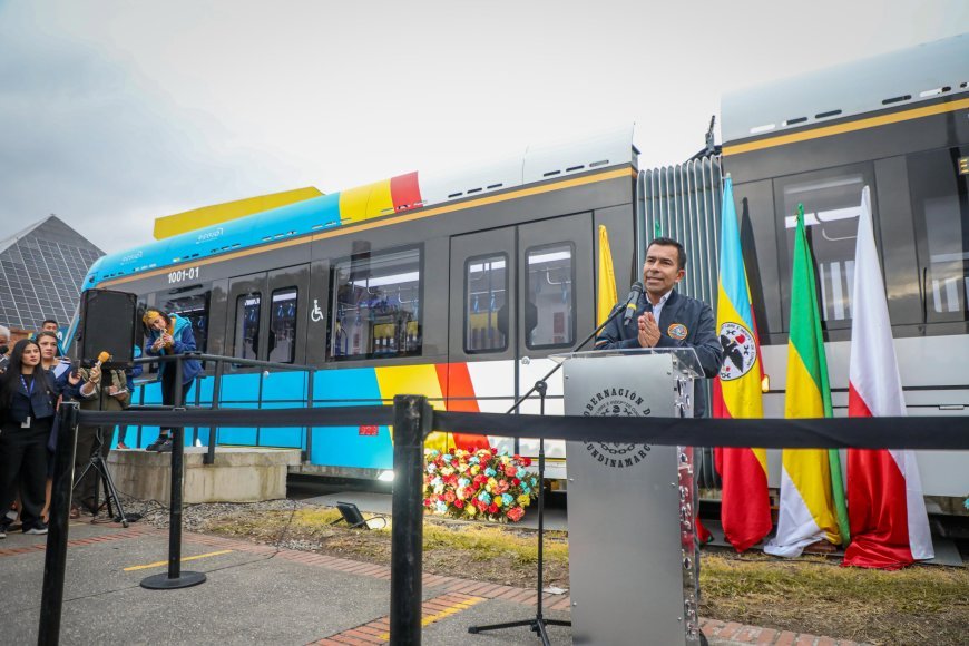 “Bienvenidos a la nueva era del transporte público en Colombia”, dice el gobernador Jorge Rey en los 212 años de Cundinamarca