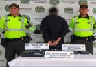 La Policía Nacional capturó a un joven cuando intentaba transportar estupefaciente fajado a su cuerpo, en la vía Fusagasugá-Bogotá.
