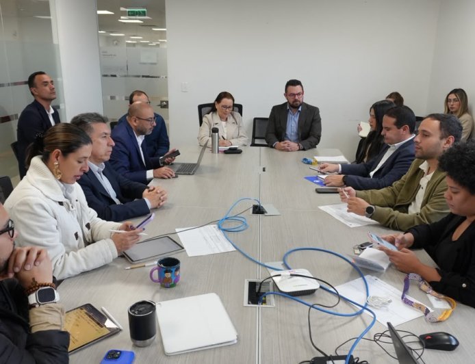 *Contraloría de Cundinamarca y Contraloría General trabajan conjuntamente en la depuración del registro de obras inconclusas* 